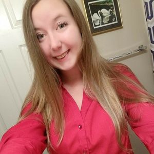 Meet your Posher, Courtney